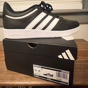 Adidas Men's Black and White Hoops 4.0 Sneakers
